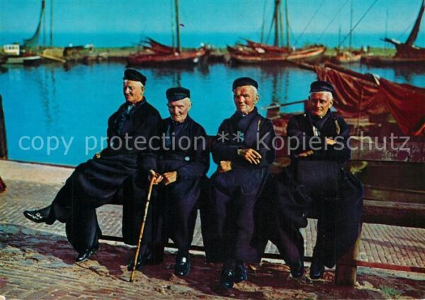Volendam Männer am Hafen Trachten