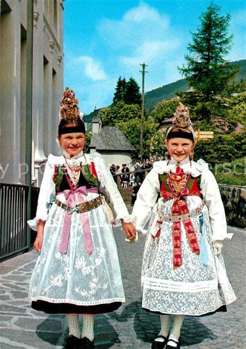 Groeden Tirol Trachten aus dem Grödner Tal