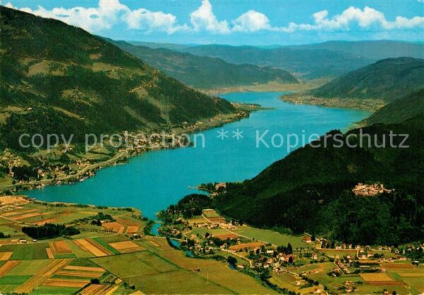 Ossiachersee mit Ruine Landskron Fliegeraufnahme
