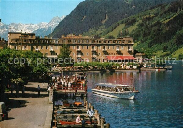 Zell See Seepromenade mit Grand Hotel Fahrgastsc