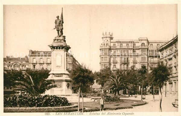 San Sebastian  Pais Vasco ES Estatua del Almirante Oquendo