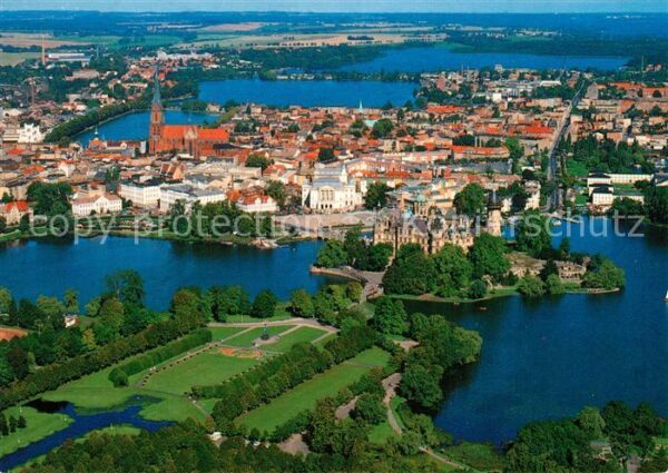 Schwerin Mecklenburg Fliegeraufnahme mit Schloss