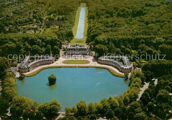 Duesseldorf Schloss Benrath Barockschloss mit Park