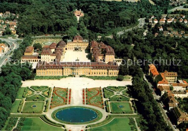 Ludwigsburg Wuerttemberg Residenzschloss mit Schloss Favorite Fl