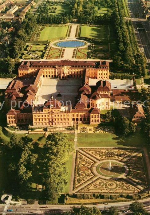 Ludwigsburg Wuerttemberg Residenzschloss und Blühendes Barock Fl