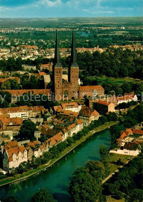 Luebeck Fliegeraufnahme mit Kirche