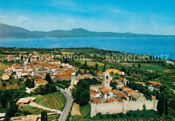 Moniga Lago di Garda Il Castello veduta aerea