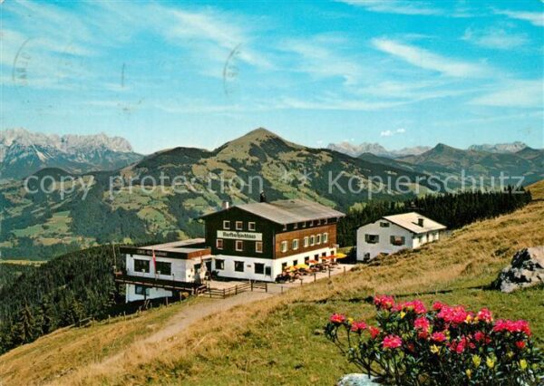 Niederau Wildschoenau Markbachjochhaus Blick gegen Kaisergebi