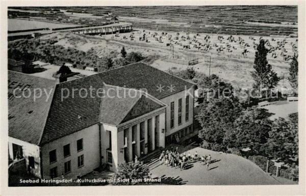 Heringsdorf Ostseebad Usedom Kulturhaus mit Sicht zum Strand