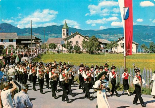 Steinegg Karneid Suedtirol Festumzug