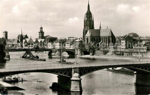 Frankfurt Main mit Dom Paulskirche und Römer
