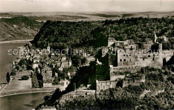 St Goar Rheinpartie mit Burg Rheinfels