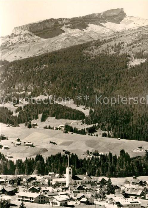 Riezlern Kleinwalsertal Vorarlberg Fliegeraufnahme mit Hoch Ifen