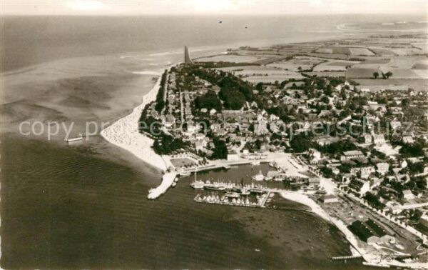 Laboe Ostseebad mit Marine Ehrenmal Fliegerau