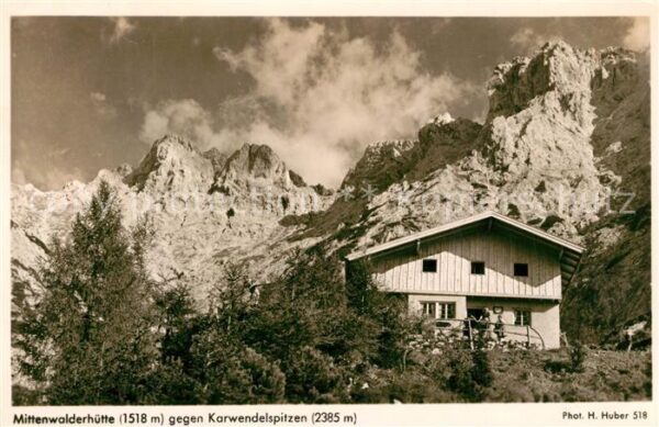 Mittenwald Karwendel Tirol Mittenwalderhütte gegen Karwendelspitze