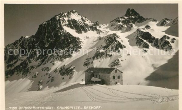 Darmstaedter Huette Berghütte mit Saumspitze und Seekopf Ve
