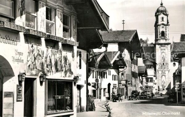 Mittenwald Bayern Obermarkt Fassadenmalerei Kirche