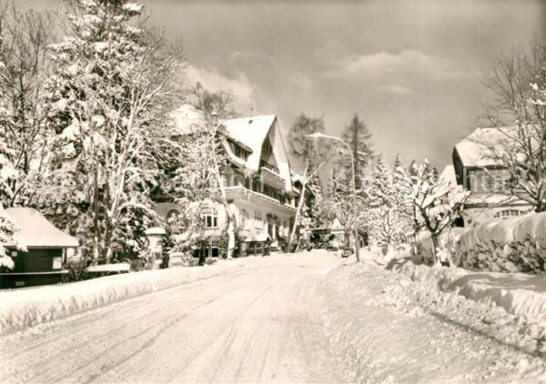 Titisee Ortseinfahrt Wintersportplatz Winterimp