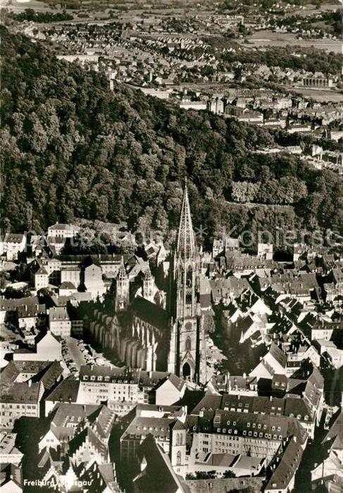 Freiburg Breisgau Stadtzentrum mit Münster Fliegeraufnahm