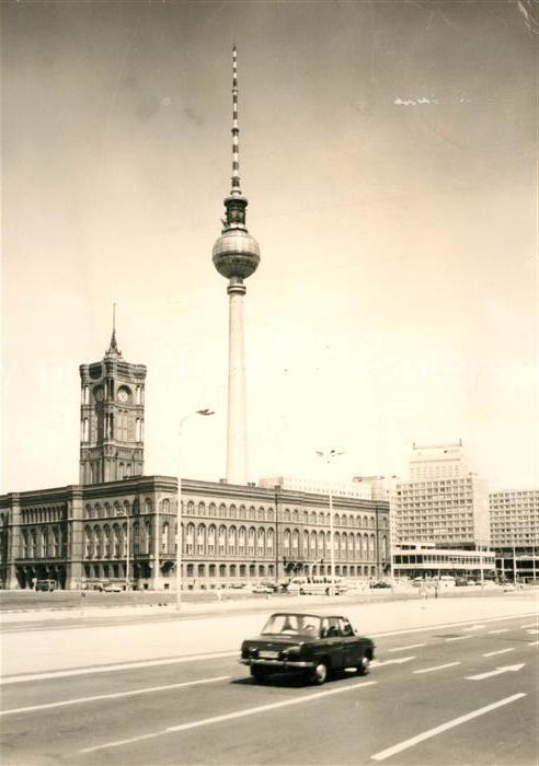 Berlin Rotes Rathaus Fernseh- und UKW Turm Hau