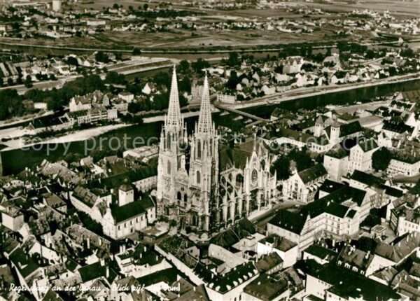 Regensburg Stadtbild mit Dom Fliegeraufnahme