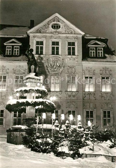 Schneeberg Erzgebirge Bergmannsbrunnen zur Weihnachtszeit Nac