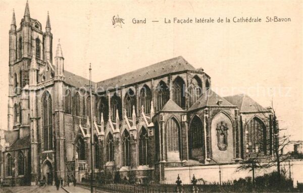 Gand Belgien Facade latérale de la Cathedrale Saint