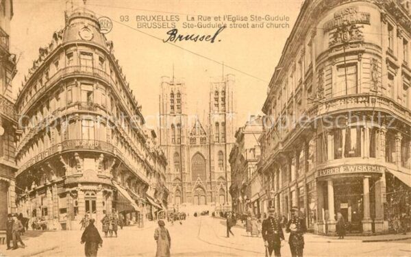 Bruxelles Bruessel Rue et l'Eglise Sainte Gudule