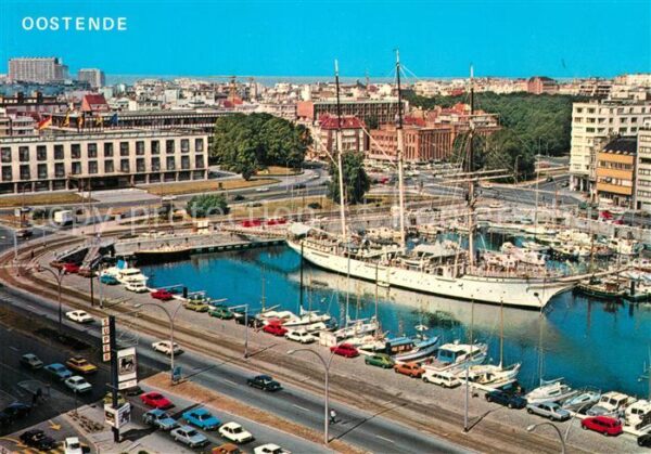 Oostende Ostende Jachthaven Mercator en Stadhuis