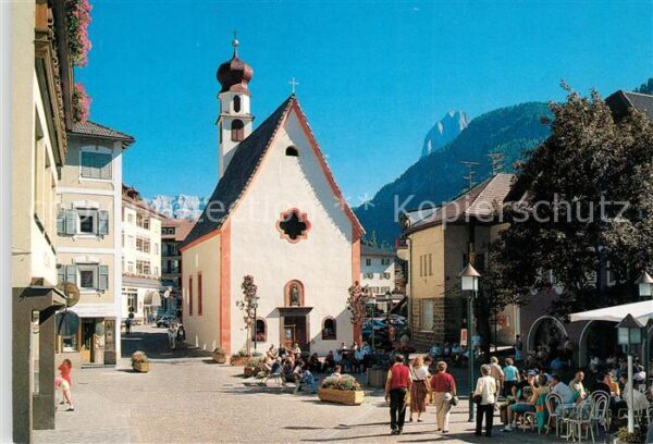 St Ulrich Groeden Tirol Dorfpartie St Antonius Kirche