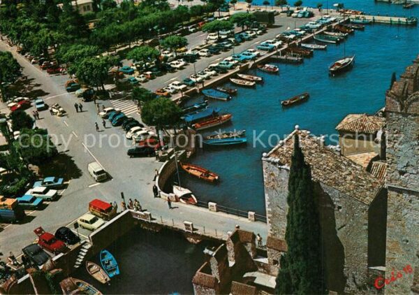 Sirmione Lago di Garda Il porto veduta dal Castello