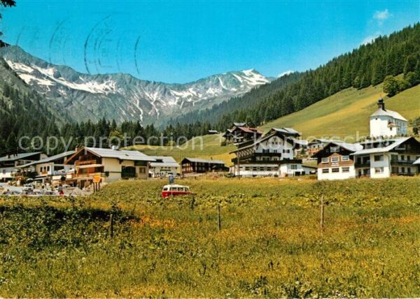Baad Mittelberg Kleinwalsertal Teilansicht Bergdorf mit Hochstarzel Al