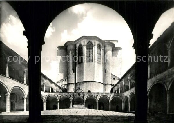 Assisi Umbria Basilica San Francesco Chiostro di Sist