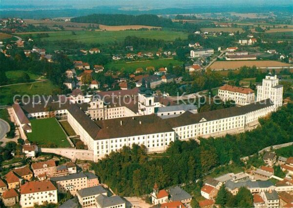 Kremsmuenster Fliegeraufnahme Benediktinerstift