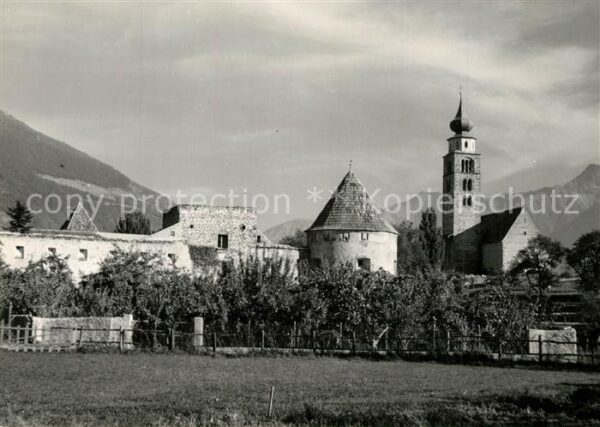 Glorenza Kirche Stadtmauer Turm
