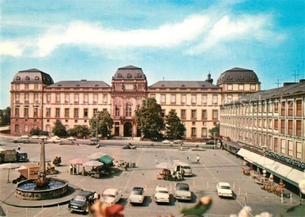 Darmstadt Marktplatz und Schloss Tor zu Odenwald