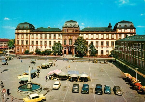 Darmstadt Schloss Marktplatz Brunnen