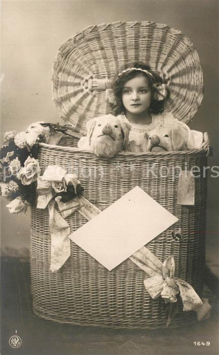 Foto NPG Nr. 1649 Kind Mädchen Rosen Korb