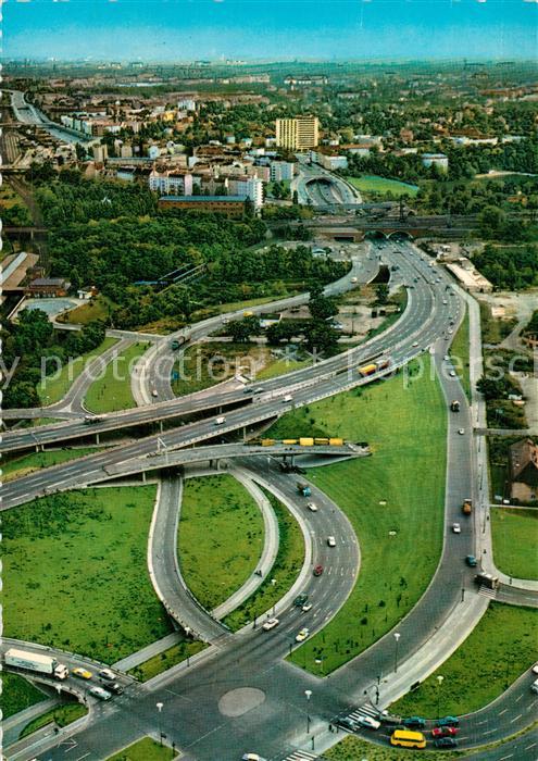 Autobahn Stadtautobahn Messegel?nde Berlin Flieg