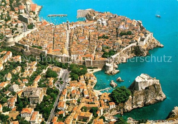 Dubrovnik Ragusa Altstadt Stadtmauer Festung Hafen Flieg