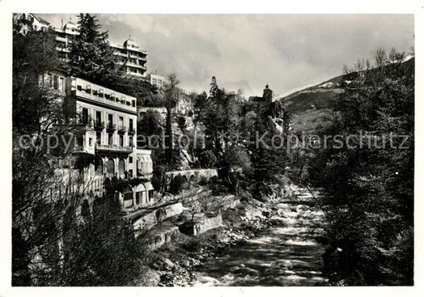 Merano Meran Passeggiata Lungo Passirio verso Castel