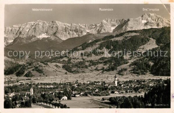 Garmisch-Partenkirchen Gesamtansicht mit Alpenpanorama