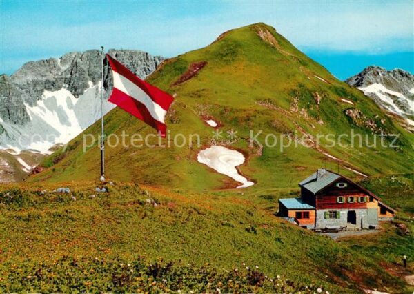 Stuttgarterhuette Berghütte mit Rüfispitz und Rauher Kopf