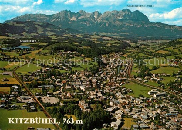 Kitzbuehel Tirol mit Schwarzsee und Kaisergebirge Fliege
