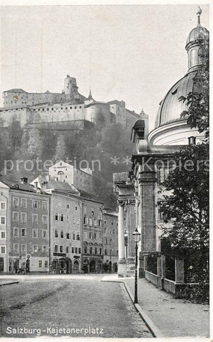 Salzburg Oesterreich Kajetanerplatz Burg