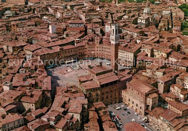 Siena Piazza del Mercato veduta aerea