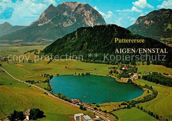 Aigen Ennstal Steiermark Putterersee mit Grimming Dachsteingebir