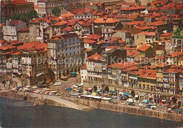 Porto Portugal Cais da Ribeira vista aérea