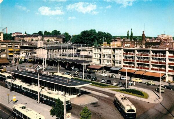 Arnheim Stationsplein Bahnhofsplatz Bushalteste