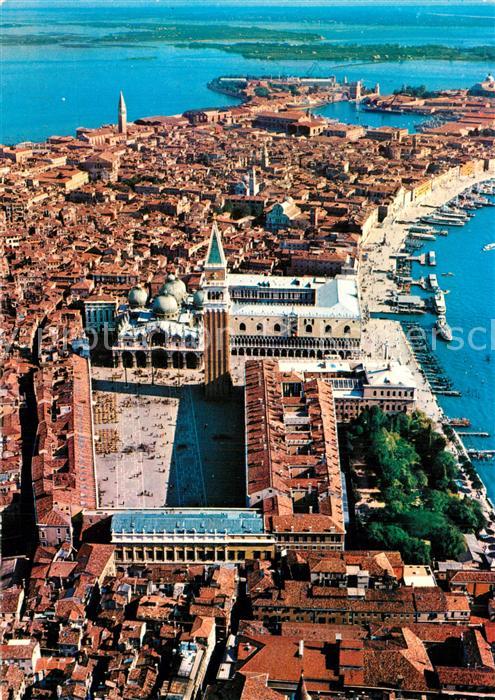 Venezia Venedig Piazza San Marco Markusplatz Fliegerauf